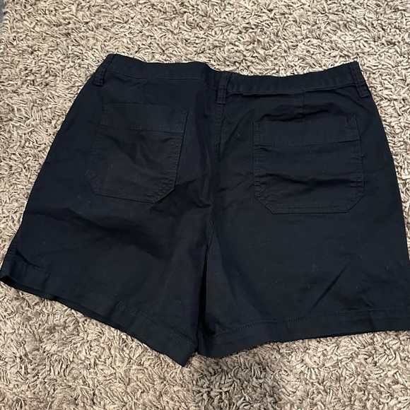 Shorts - Picture 2 of 3